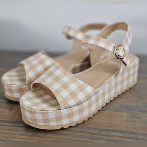 Dirty Laundry Jump Out Gingham Platform Sandals